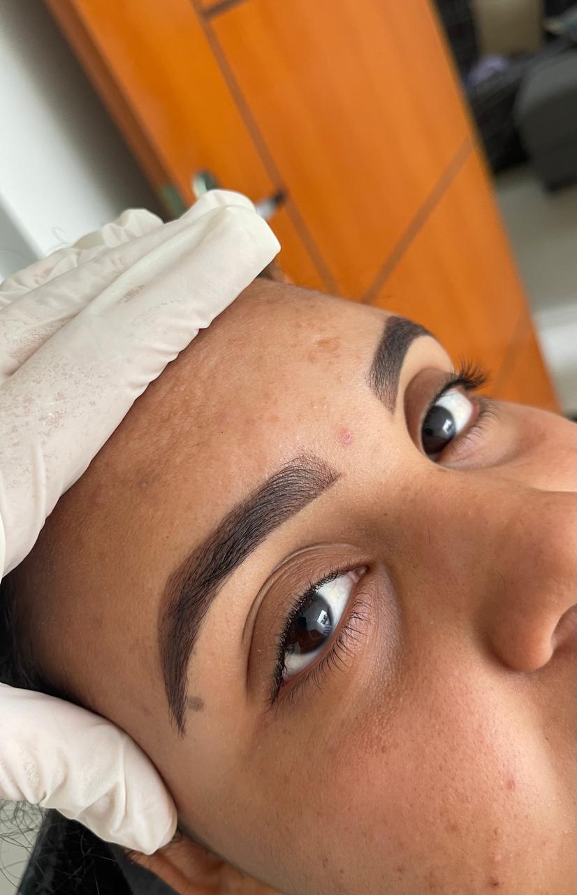 Design de sobrancelhas com henna - trabalho 1